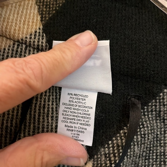 Sonoma black/ white/ tan double layered poncho. Size One size - Picture 3 of 10